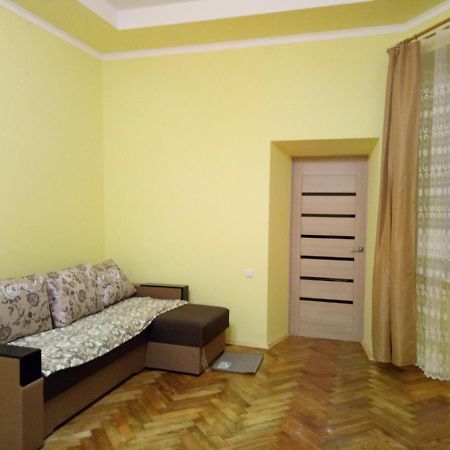 Apartment Ak. Kuchera Street Lviv Extérieur photo