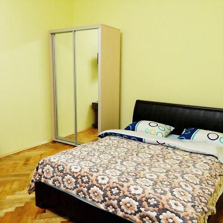 Apartment Ak. Kuchera Street Lviv Extérieur photo