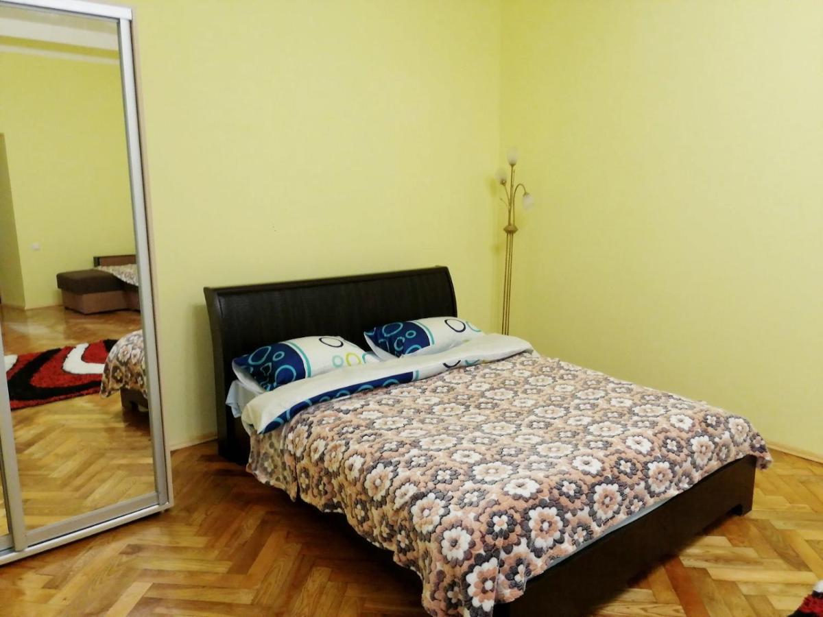 Apartment Ak. Kuchera Street Lviv Extérieur photo
